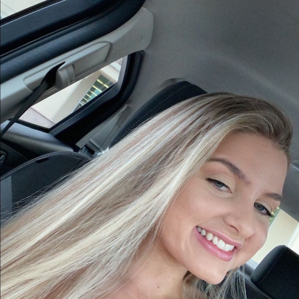 Meet your Posher, Lauren